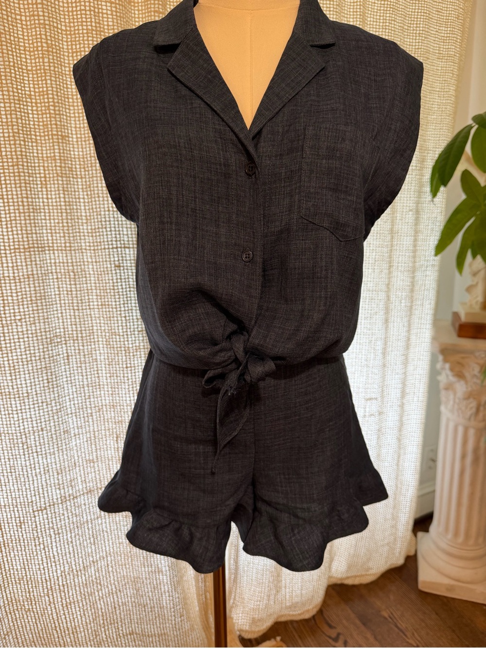 BCBGeneration Sleeveless Denim Blue Tie-Waist 2 pc Romper look XS shorts S blous